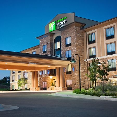 Holiday Inn Express Hotel & Suites Wichita Northeast By Ihg Exteriör bild