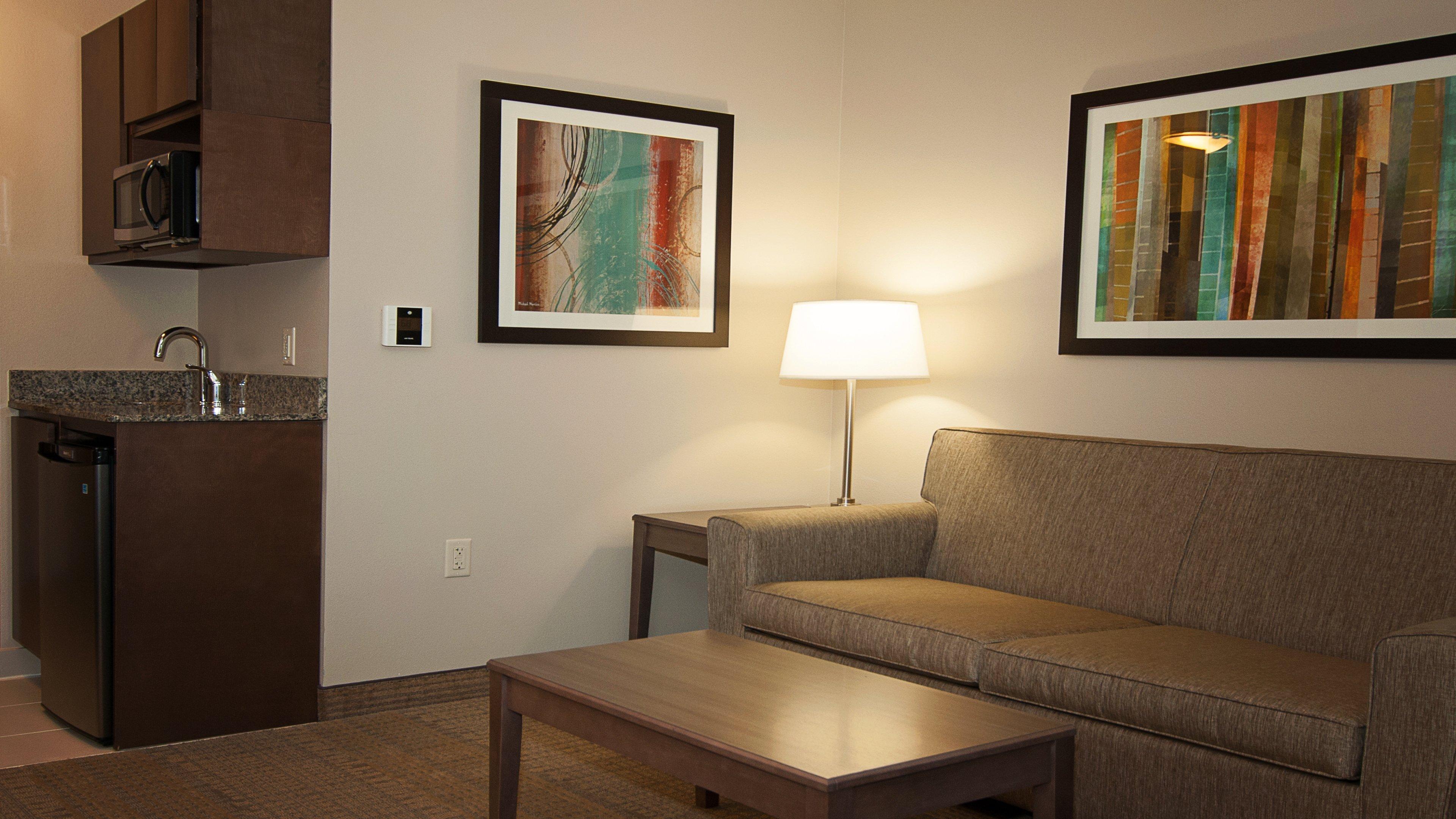 Holiday Inn Express Hotel & Suites Wichita Northeast By Ihg Exteriör bild