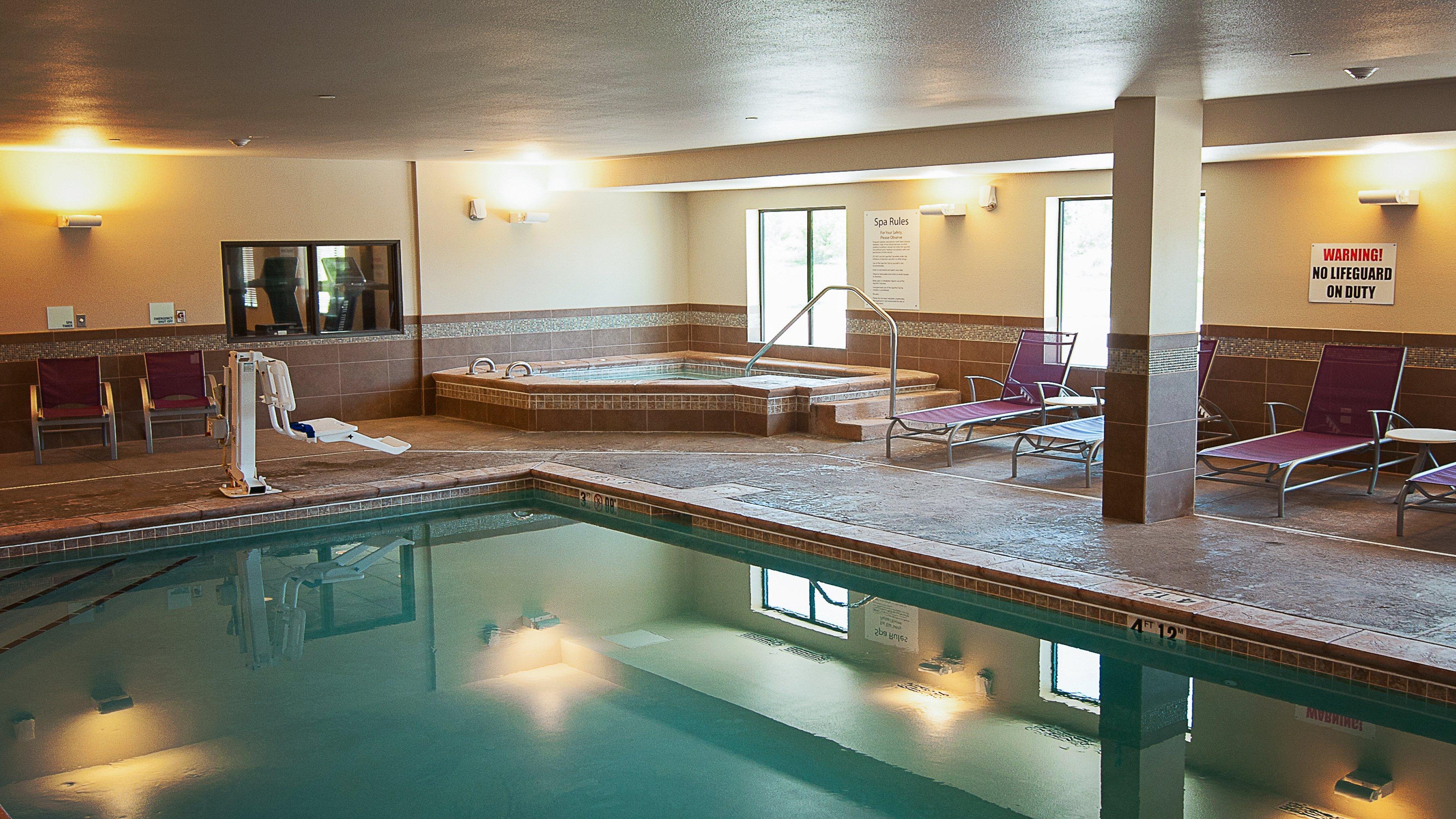 Holiday Inn Express Hotel & Suites Wichita Northeast By Ihg Exteriör bild