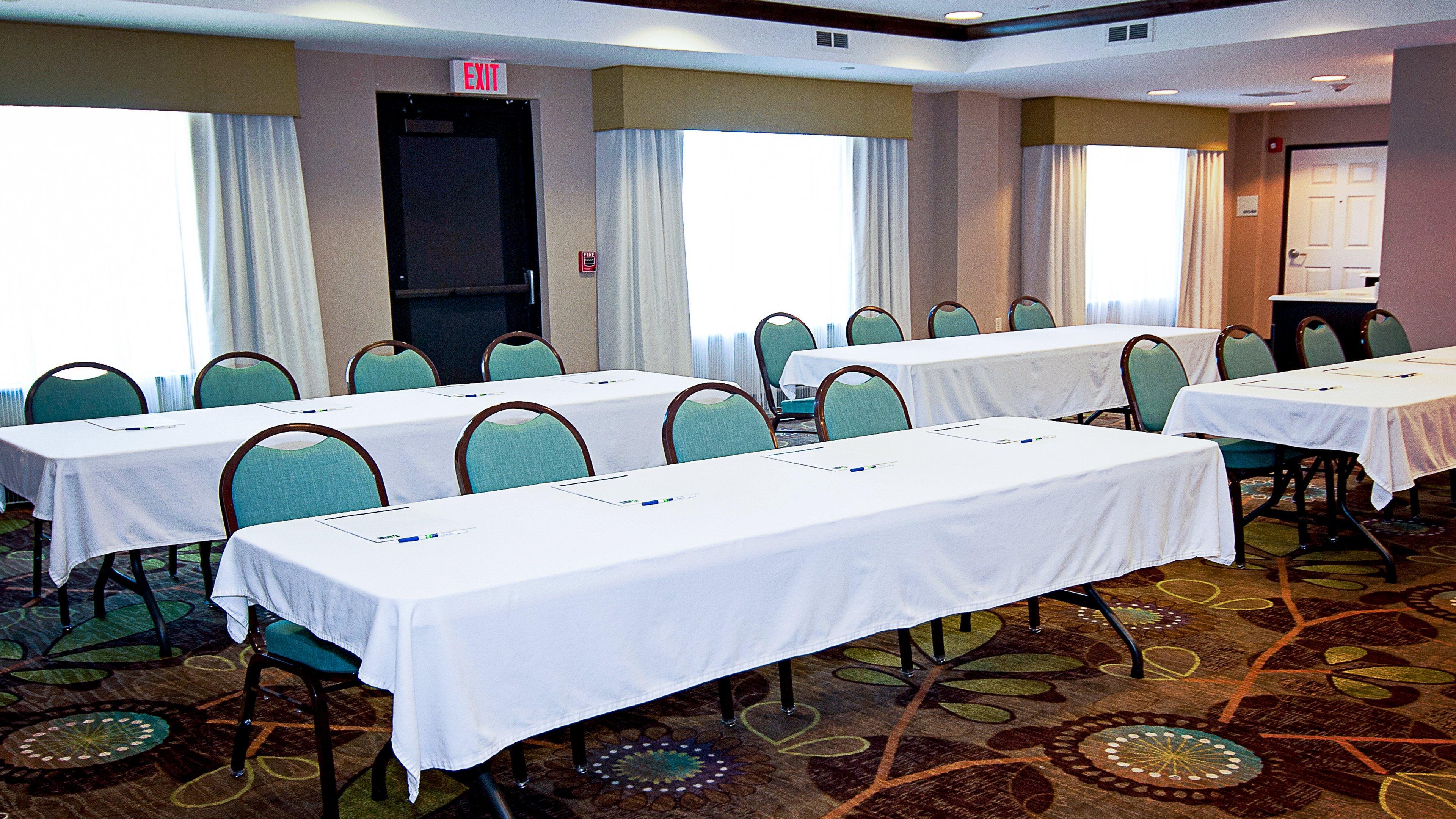 Holiday Inn Express Hotel & Suites Wichita Northeast By Ihg Exteriör bild